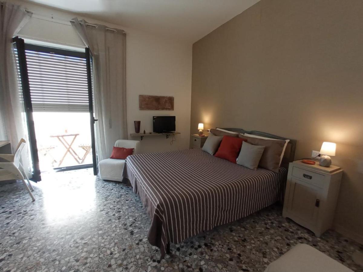 Hotel Myhouse Olbia Esterno foto
