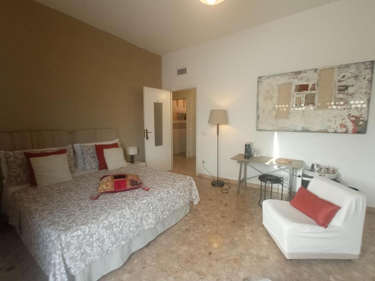Hotel Myhouse Olbia Esterno foto