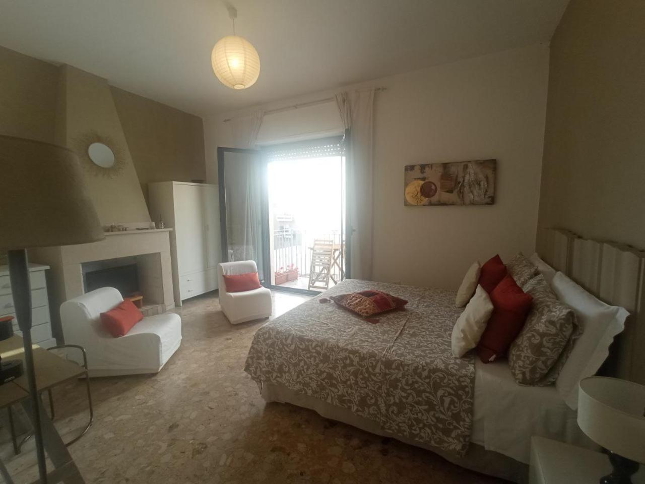 Hotel Myhouse Olbia Esterno foto